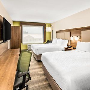 Standard Queen Room Hearing accessible